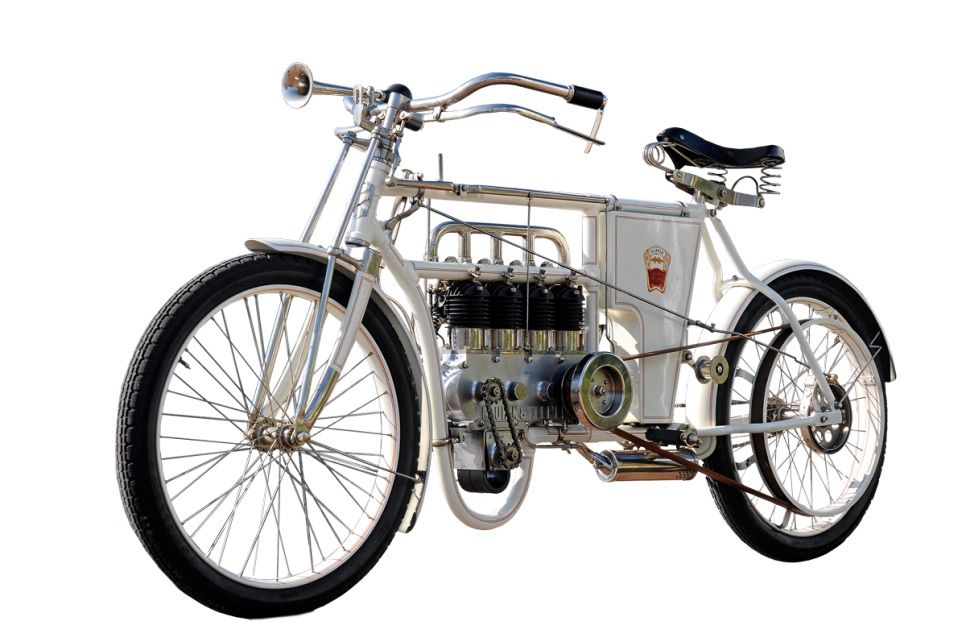Starinski motocikel Indian Model O izdelan okoli leta 1917. Ima unikaten design in je eden prvih motornih koles znamke Indian. Moto ima odprt okvir, vintage sedež in izpostavljen motor.