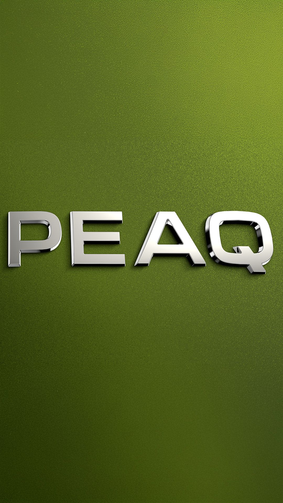Besedilo v srebrni barvi na zelenem ozadju. Piše "PEAQ".