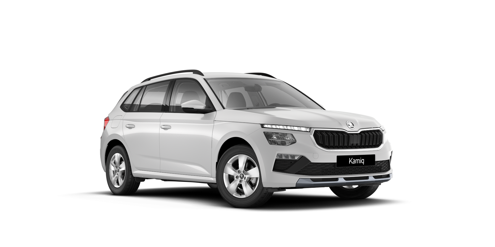 Bel športni terenec znamke Škoda. Avto ima štiri vrata in sodobno oblikovanje. V ospredju je črna maska z logotipom Škoda.